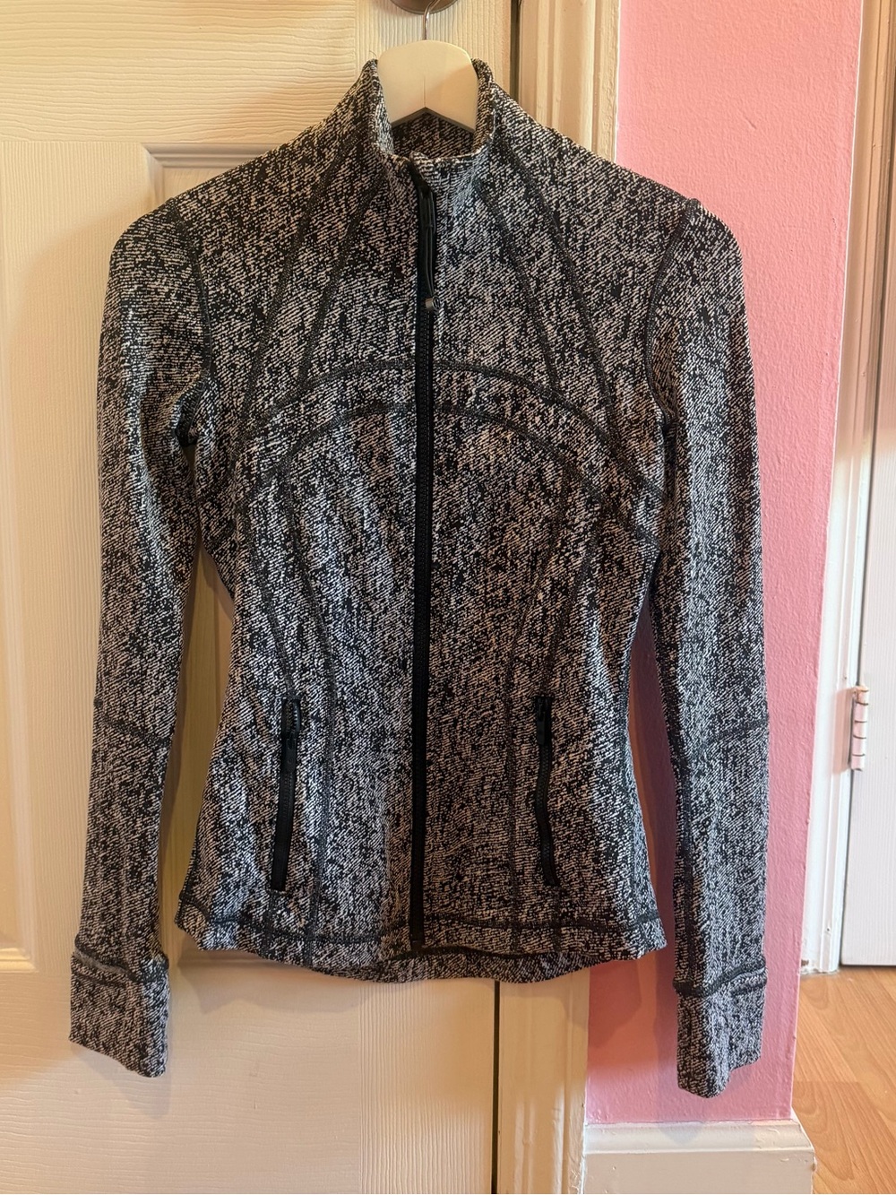 Lululemon Women's Black & White Marled Zip-Up Define Jacket
